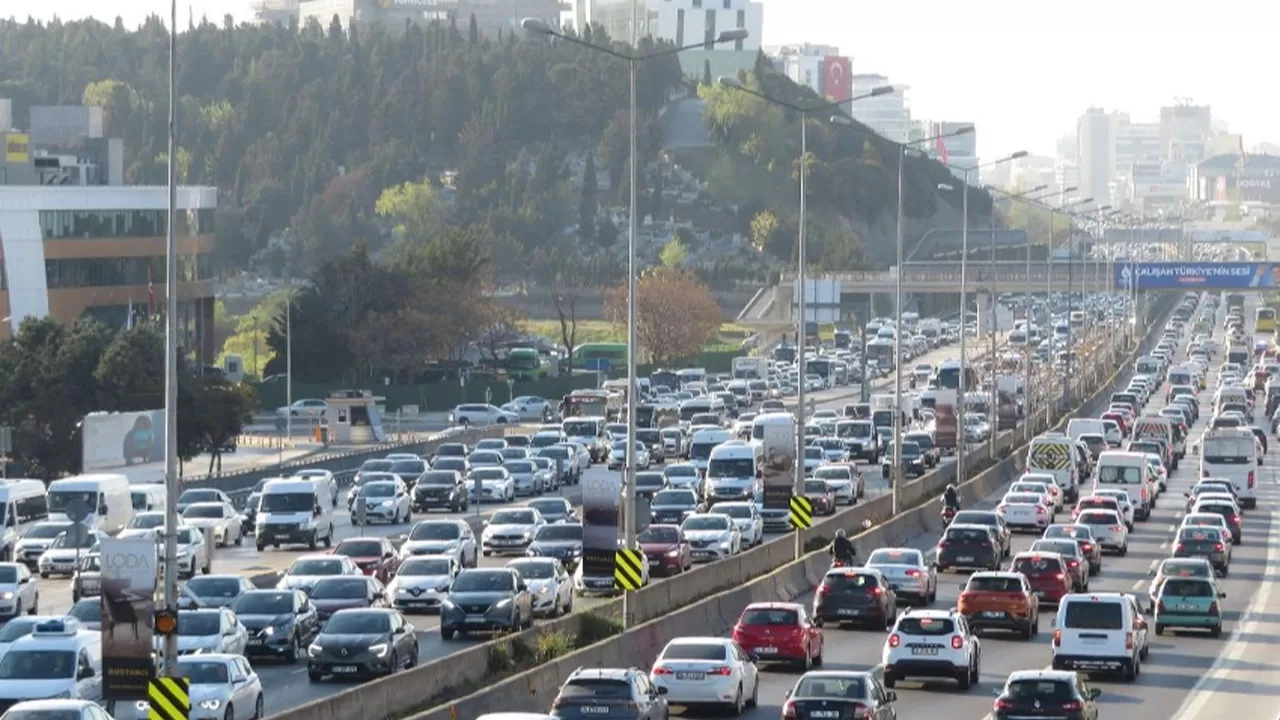 Trafiğe kaydı yapılan araç sayısı eylülde azalmaya devam ediyor