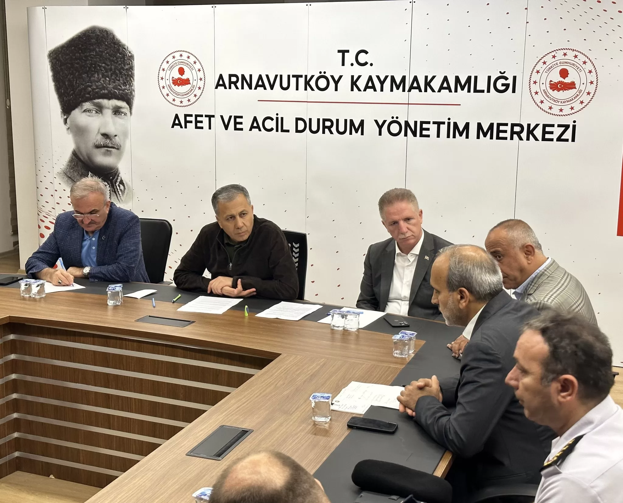 İstanbul'un kuzeyi sele teslim: 2 can kaybı!