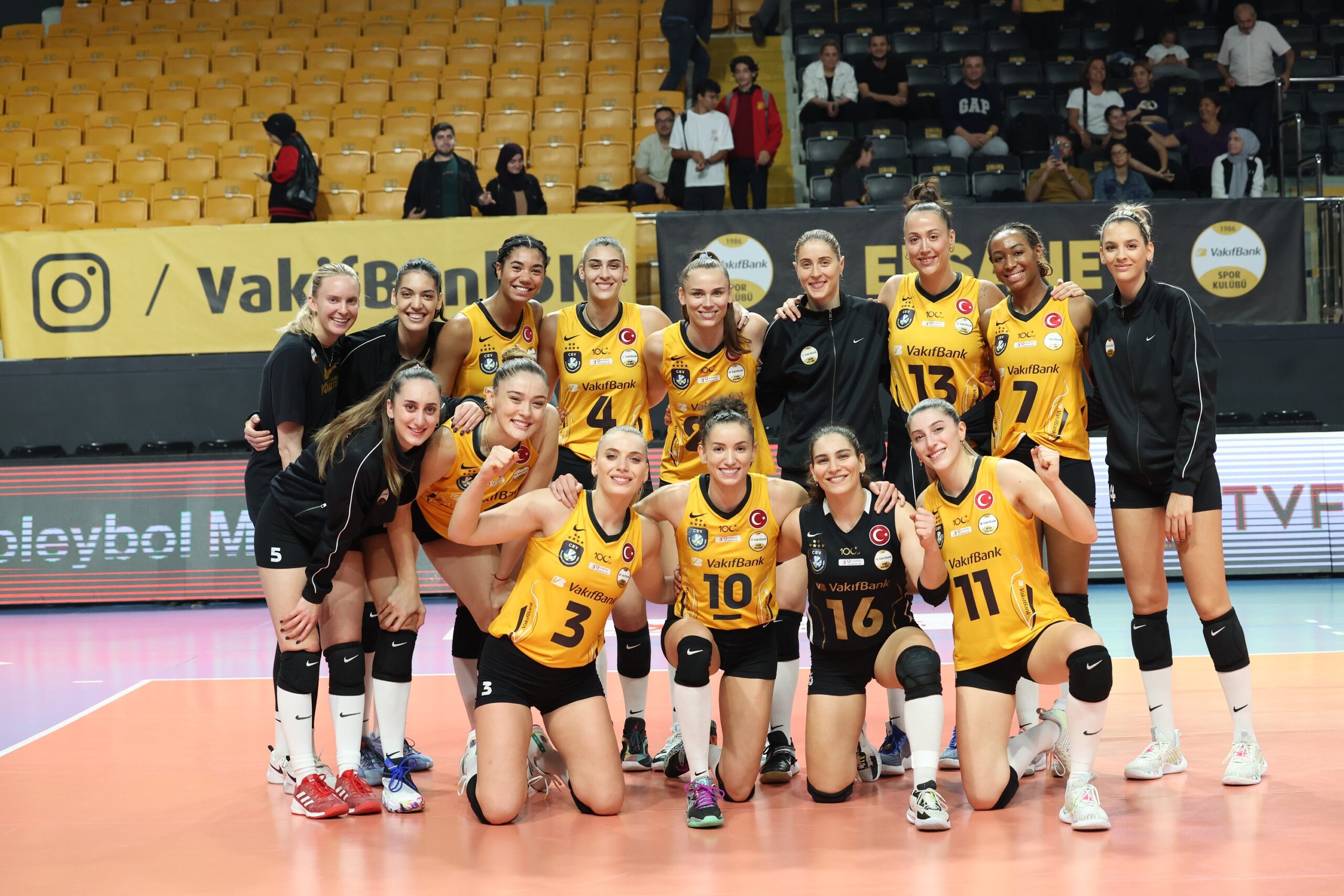 Lider VakıfBank’tan bir galibiyet daha