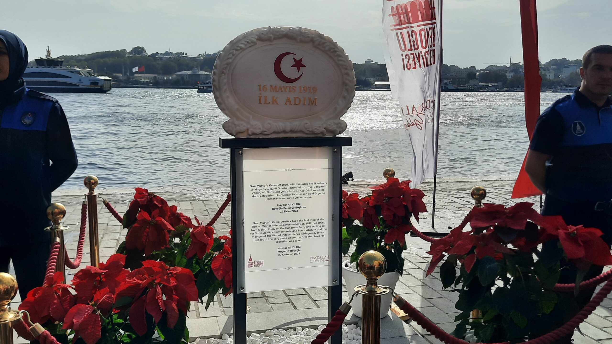 Karaköy Rıhtımı’na ‘İlk Adım Anıtı’