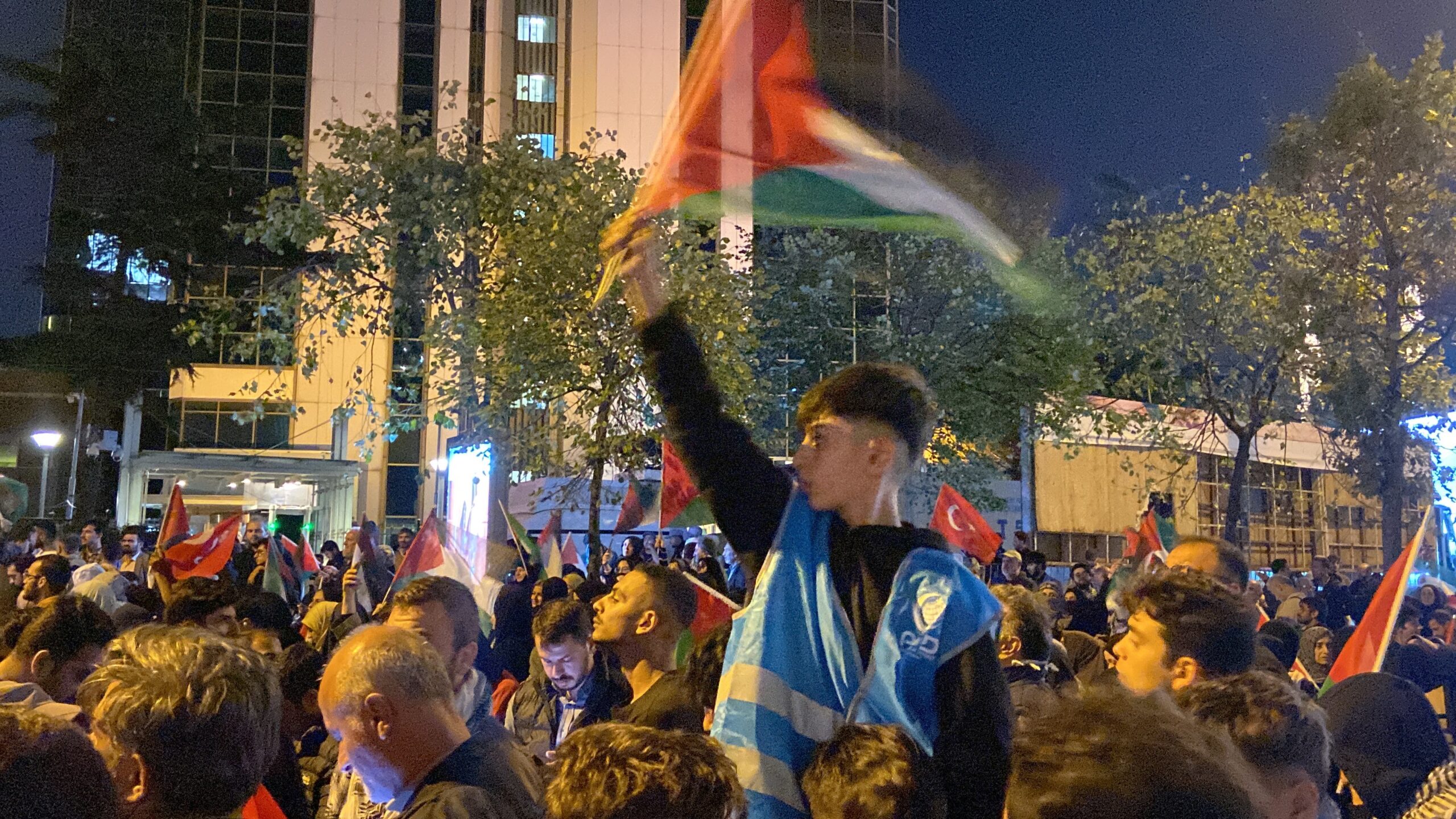 İstanbul'da protesto! İsrail Başkonsolosluğu önünde toplandılar