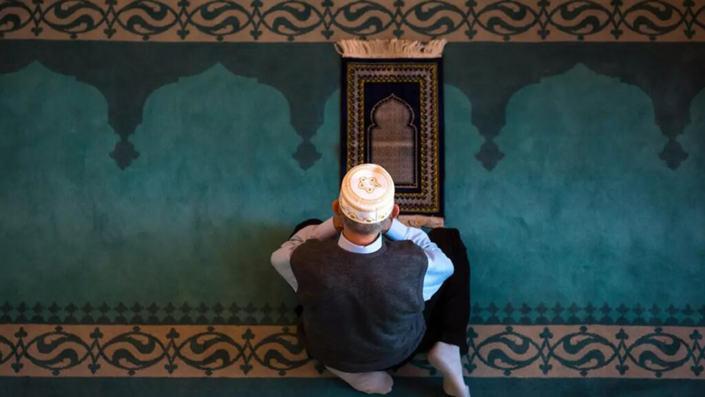 Izdırar duasının nedir, nasıl okunur, fazileti ve sırları nelerdir?