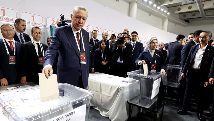 Yeniden AK Parti Genel Başkanı seçildi