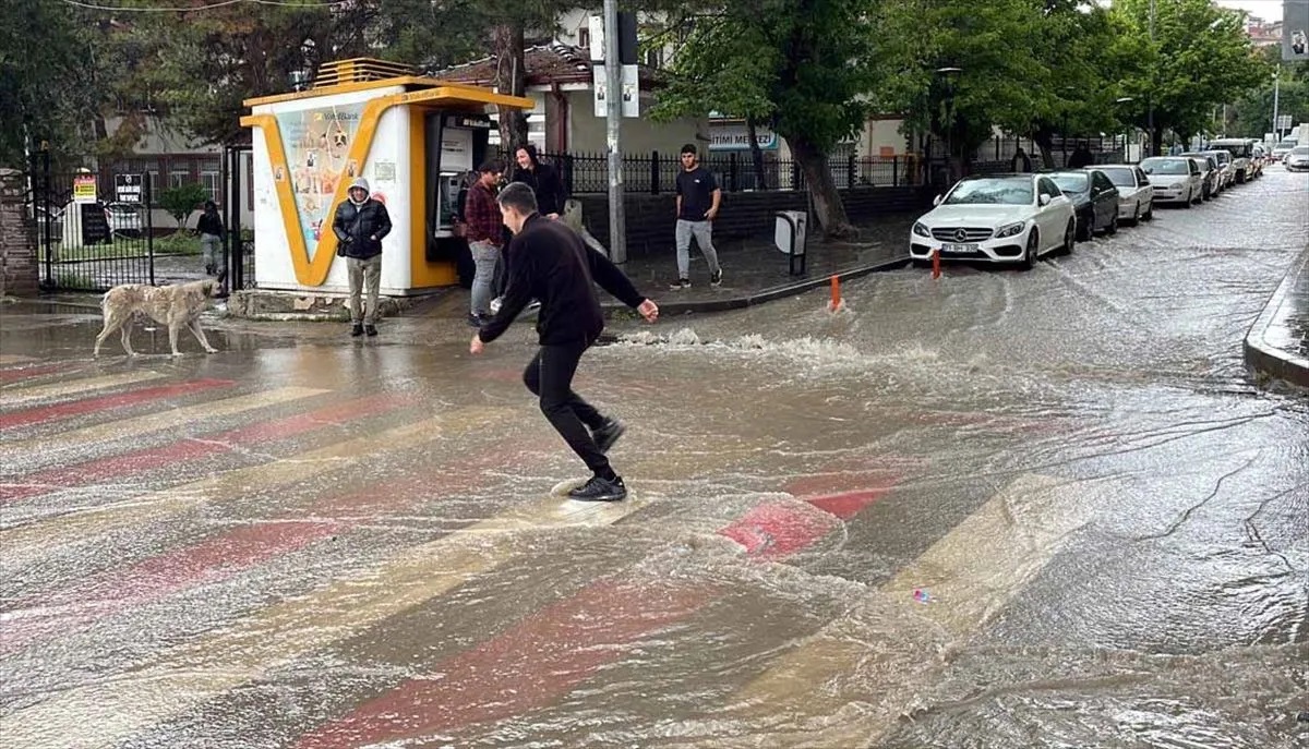 Meteoroloji’den 4 bölgeye sağanak uyarısı