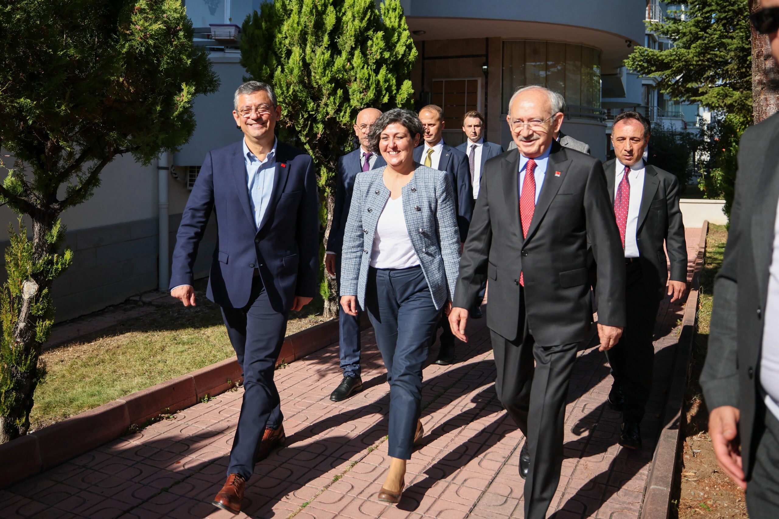 Özgür Özel'den Kılıçdaroğlu'na aile ziyareti