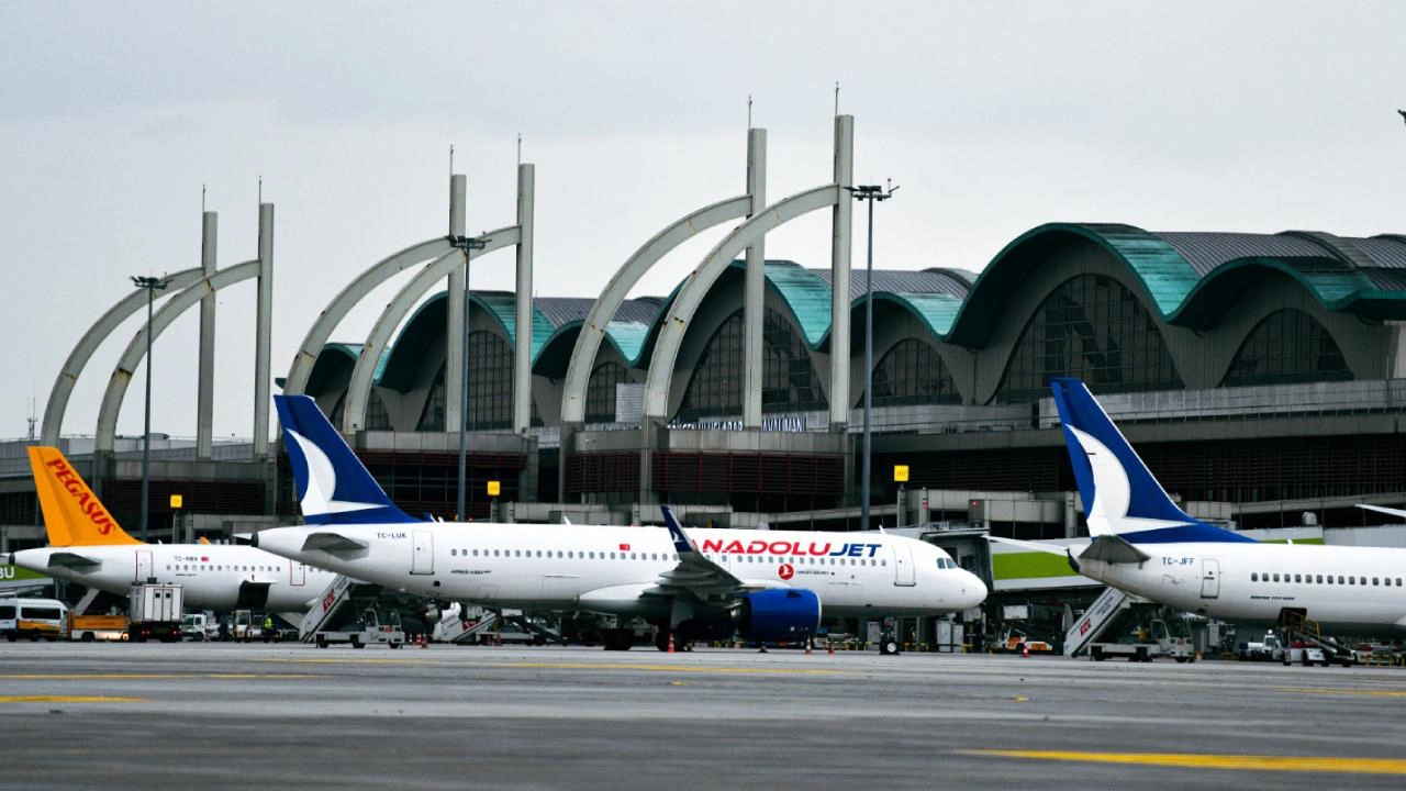 Istanbul air. Sabiha Gokcen аэропорт. Транзит аэропорт Сабиха гёкчен. Гекчен Стамбул. Сабиха Гекчен фото.