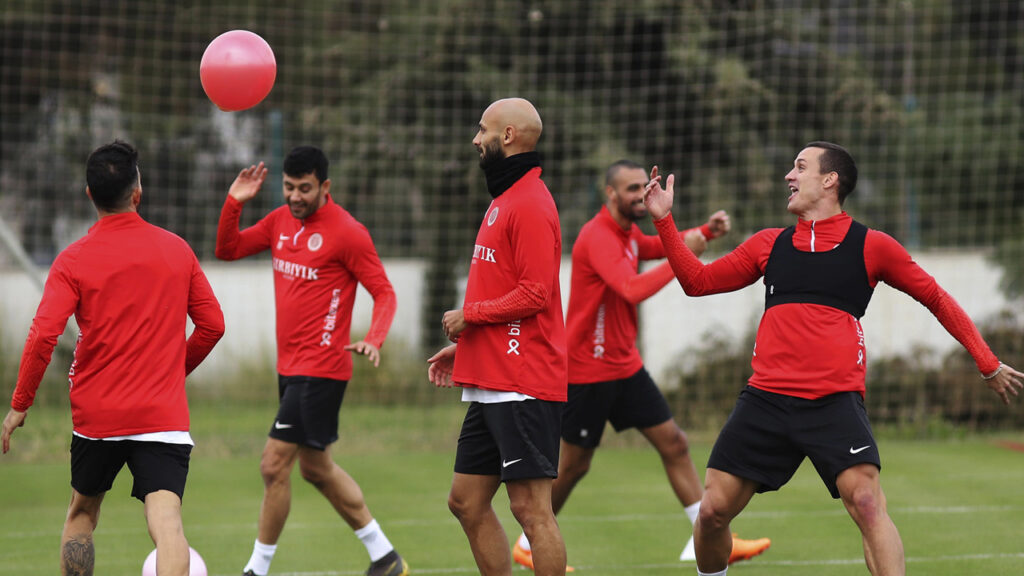 Antalyaspor Kasımpaşa maçı canlı izle! Antalyaspor Kasımpaşa maçı ne zaman? Antalyaspor Kasımpaşa maçı kaçta? Antalyaspor Kasımpaşa maçı hangi kanalda? CANLI İZLE