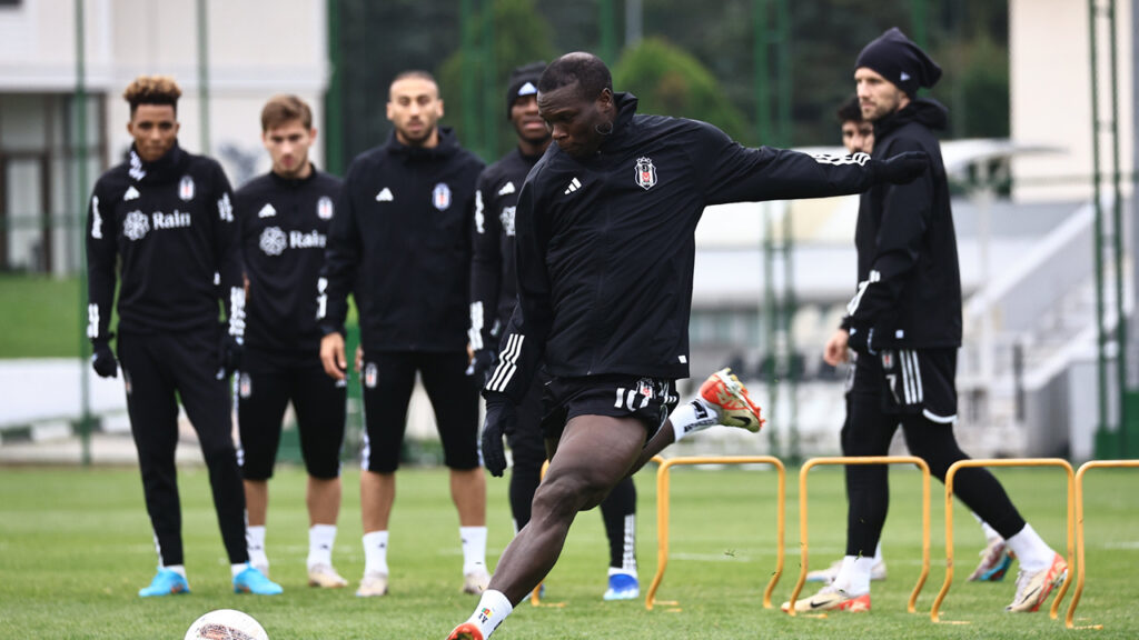 Beşiktaş'ın Galatasaray derbisi ilk 11'i belli oldu! - Orta Çizgi - Beşiktaş  Haberleri