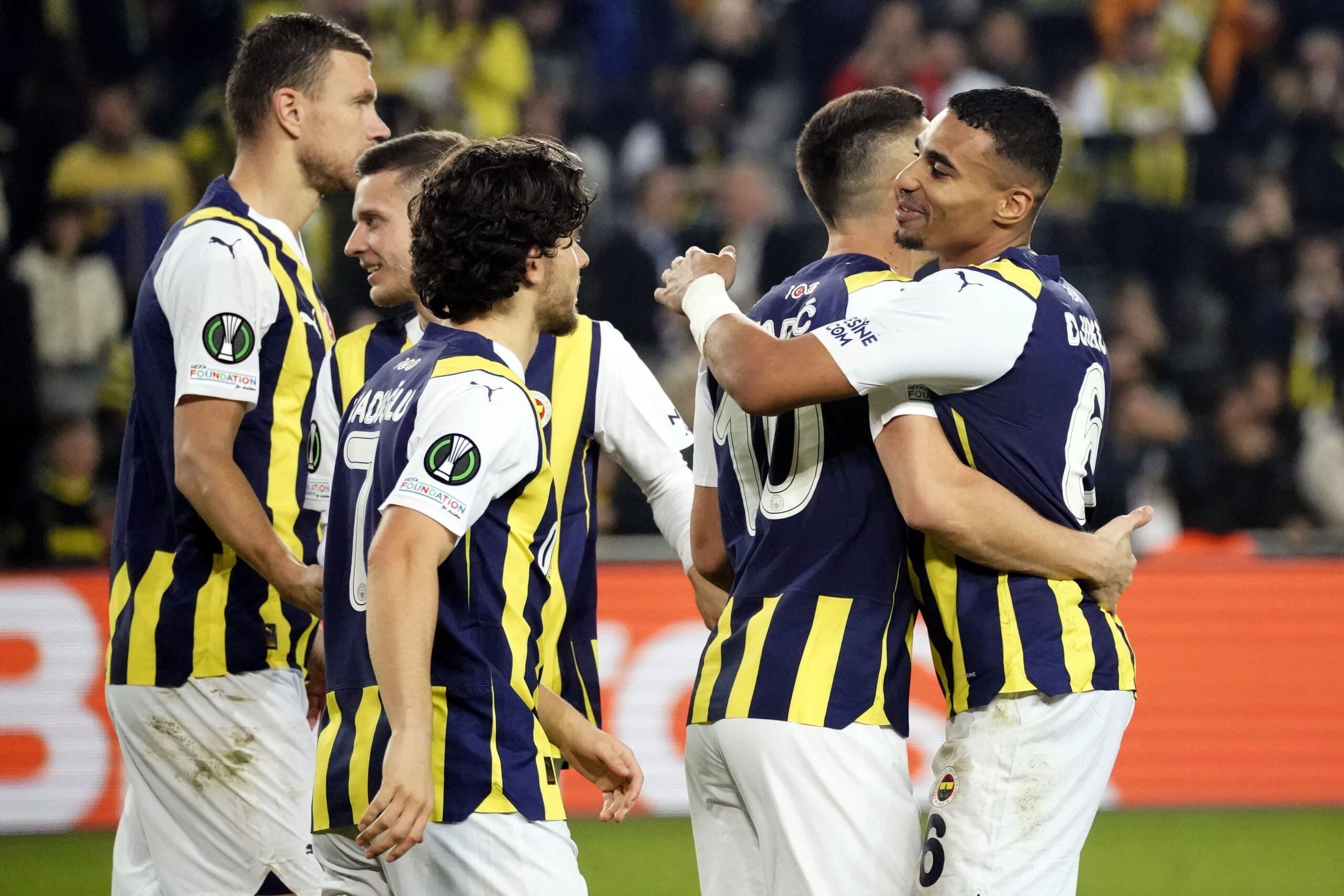 Fenerbahçe, Avrupa’da da lider! Günün spor manşetleri