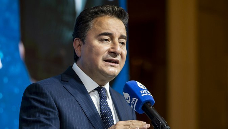 Ali Babacan’ın annesi hayatını kaybetti! Deva Partisi yasa boğuldu