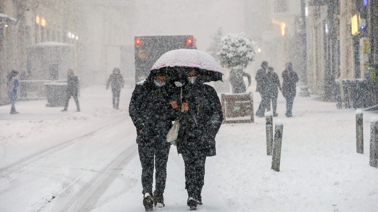 İstanbul kar yağışı son dakika! Kar yağışı ne zaman bitecek? Meteoroloji'den son dakika mesajı