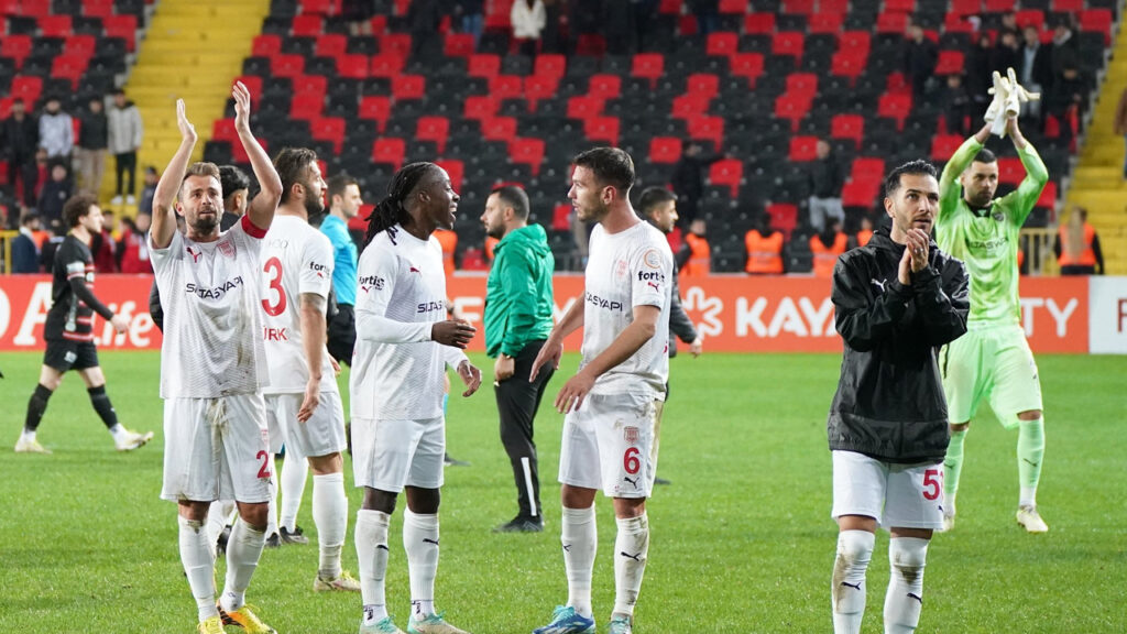 Pendikspor Antalyaspor maçı hangi kanalda? BeIN Sports, Justin Tv, Selçuksports, Taraftarium24 CANLI İZLE