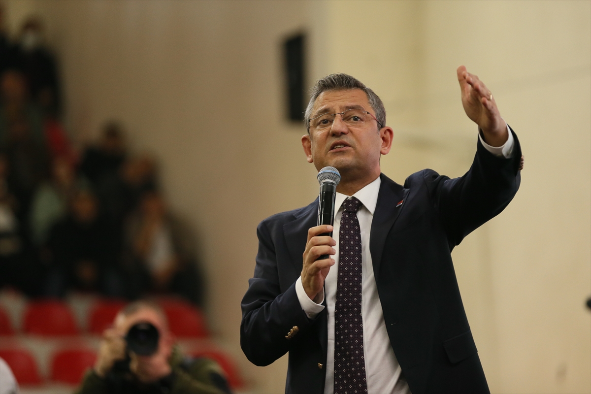 Özgür Özel, AK Parti Eskişehir adayını eleştirdi