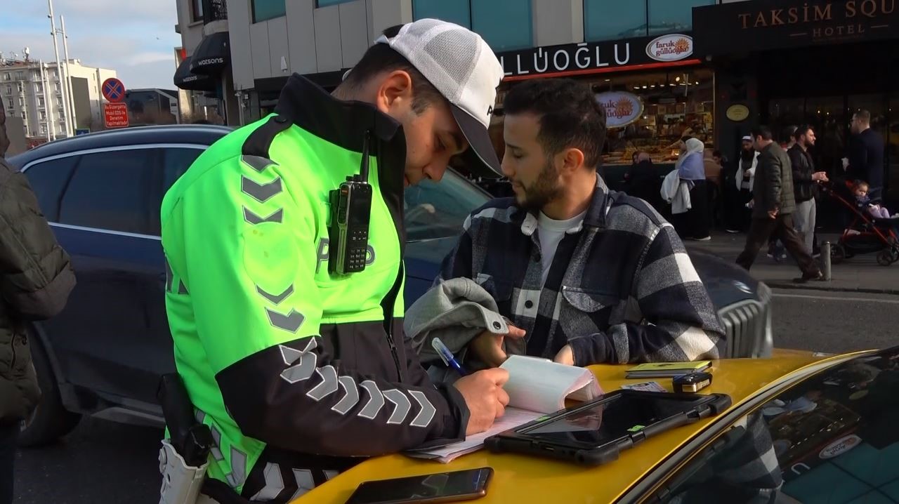 Taksim’de yılın ilk ticari taksi denetimi: 5 sürücüye 32 bin TL ceza