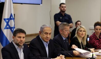 Netanyahu, kabine üyelerinin yalan makinesine sokulmasını istiyor