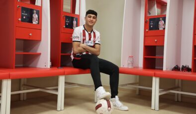 Sivasspor’un genç oyuncusu Yunus Emre Konak resmen Brentford’ta