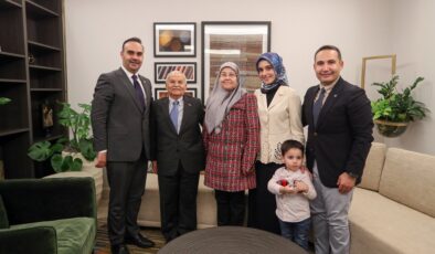 Bakan Kacır, Türk Astronot Alper Gezeravcı’nın ailesiyle bir araya geldi