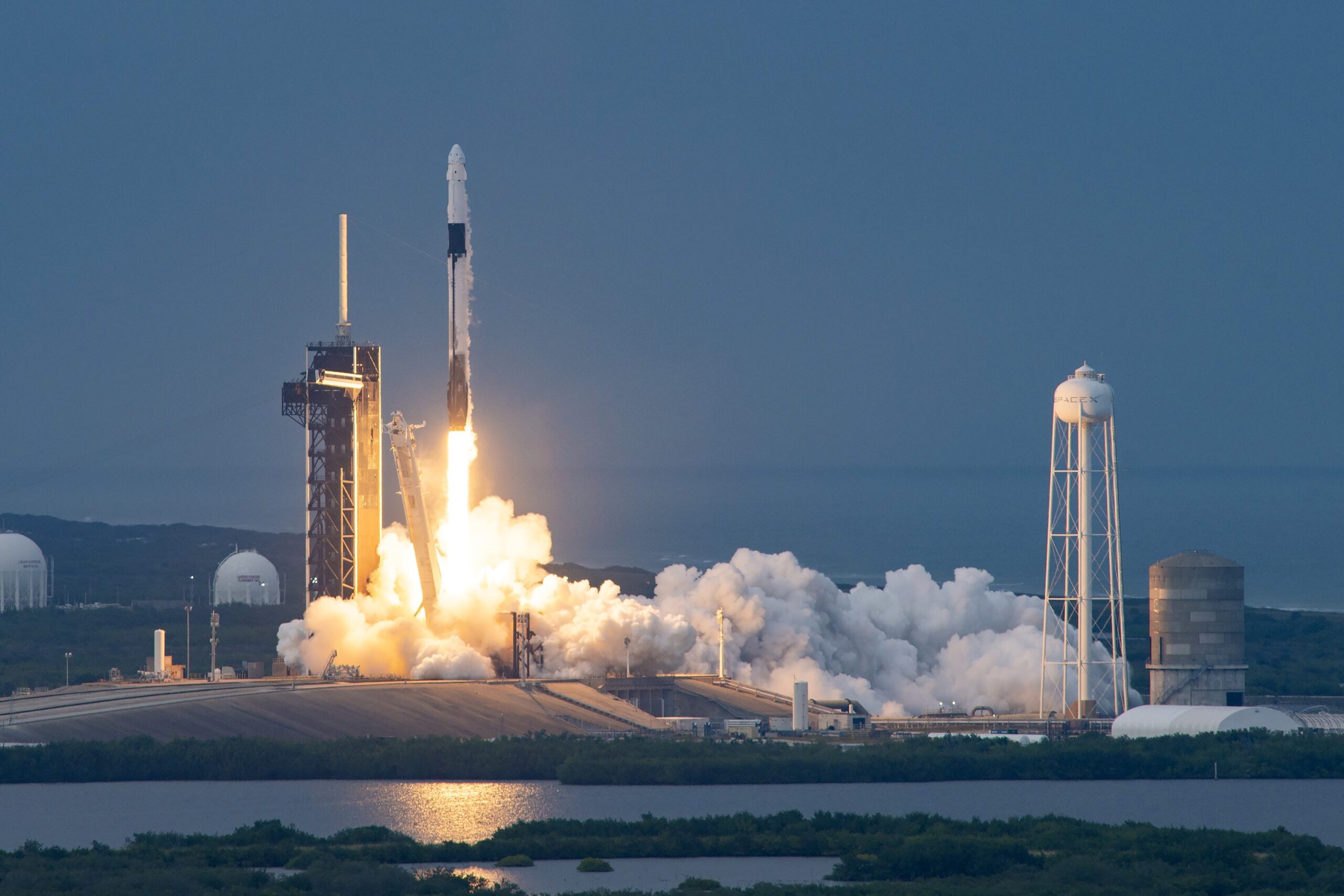 TÜRKİYE'NİN İLK ASTRONOTU ALPER GEZERAVCI'NIN UZAY YOLCULUĞU BAŞLADI