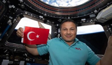 Astronot Alper Gezeravcı basın mensuplarının sorularını yanıtladı