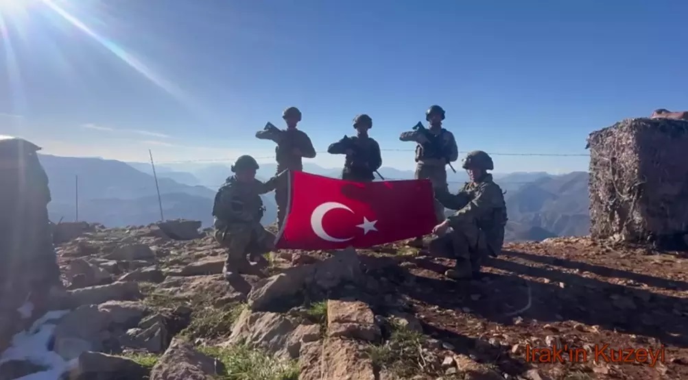 Mehmetçikten duygulandıran yeni yıl paylaşımı