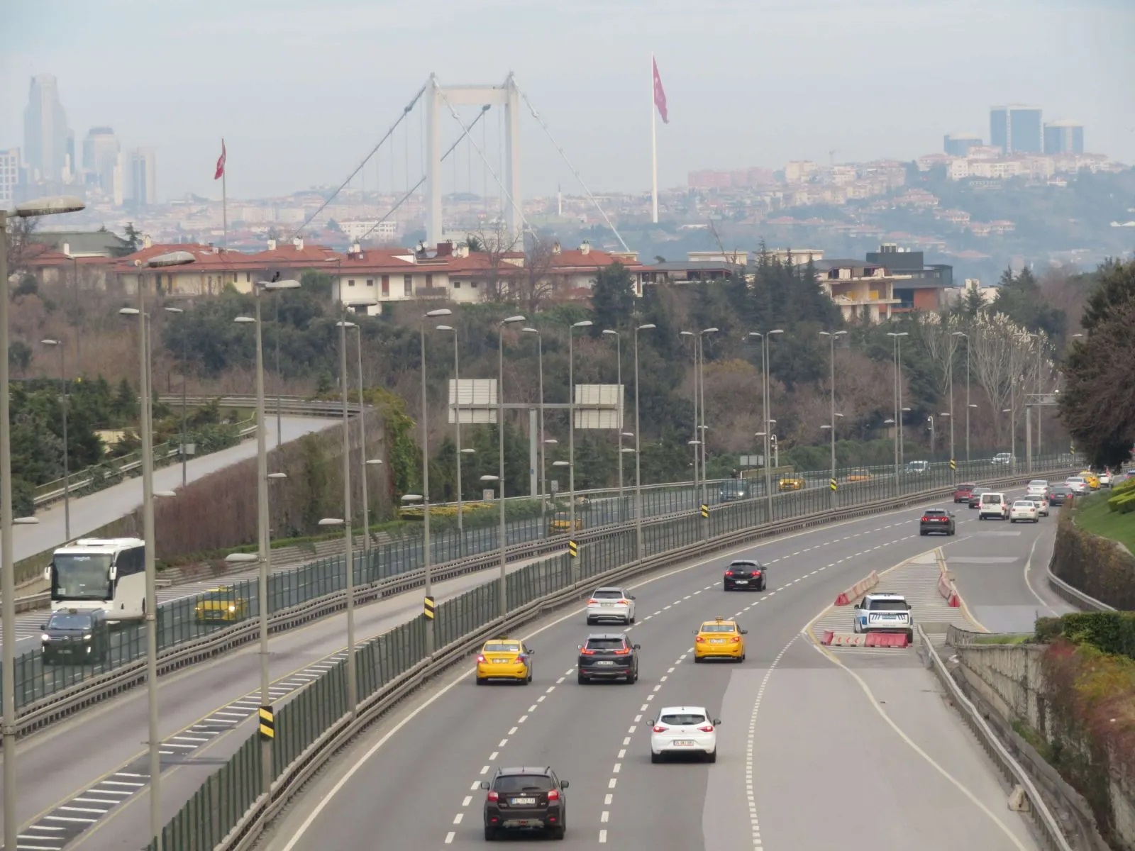 İstanbul'da yılın ilk günü yollar boş kaldı