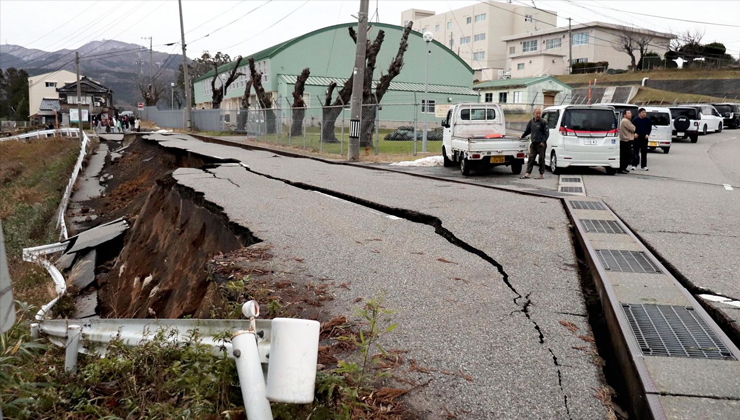 Japonya’da deprem ve tsunami korkusu