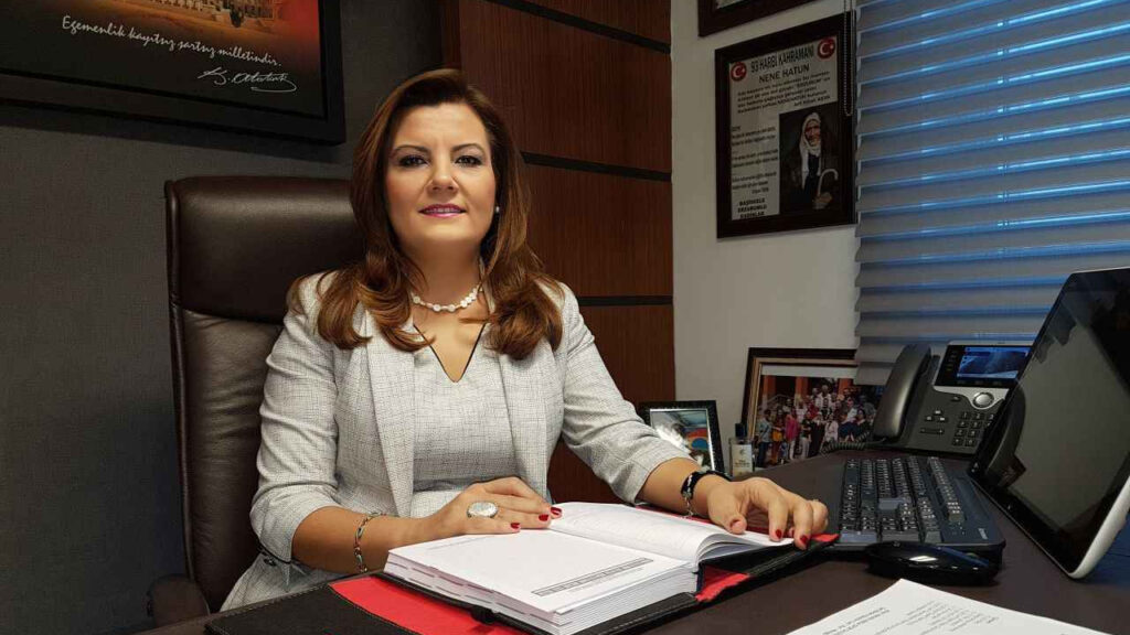 Fatma Kaplan Hürriyet kimdir? Fatma Kaplan Hürriyet eşi ne iş yapıyor? Fatma Kaplan Hürriyet hangi partiden? Fatma Kaplan Hürriyet aday mı? Fatma Kaplan Hürriyet Alevi mi?