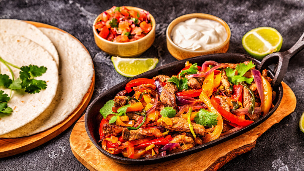 Fajita nasıl yapılır? Fajita baharatı nedir? Tavuk ve etli Fajita tarifi nasıl yapılır? Pratik Fajita tarifi nasıl yapılır?