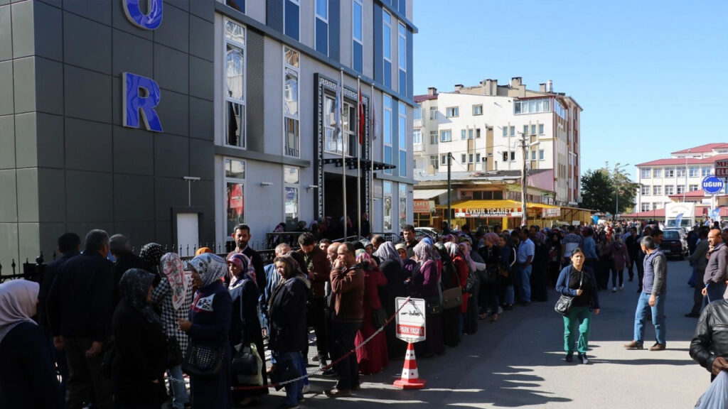 900 büro memuru alınacak? Lise mezunu 900 büro personeli alınacak! Sınavsız KPSS şartsız 900 memur alınacak! KPSS Şartsız memur alımı başvuru nasıl yapılır? KPSS'siz Memur Alımı: KPSS'siz nasıl memur olunur?