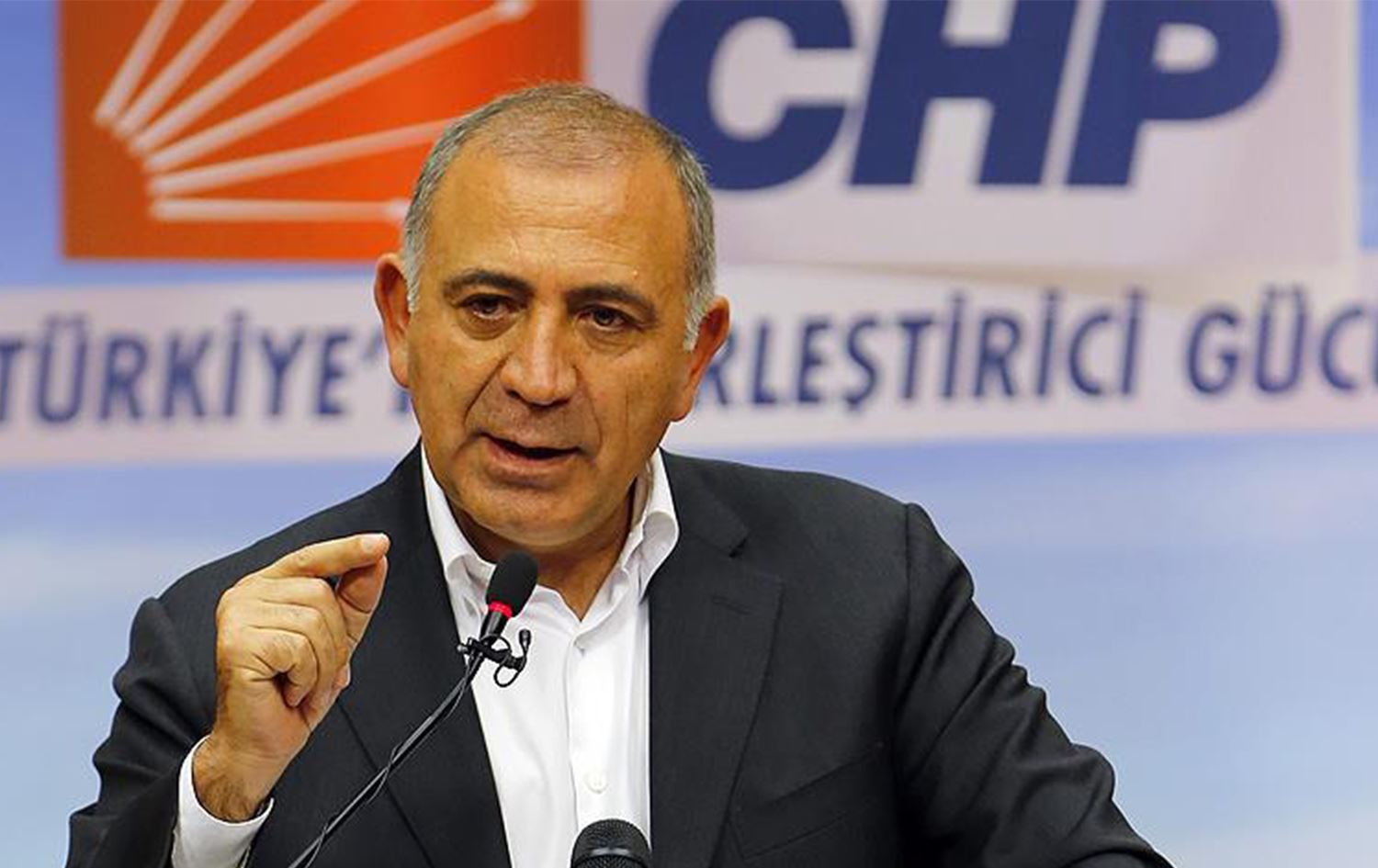 Gürsel Tekin CHP’den istifa etti