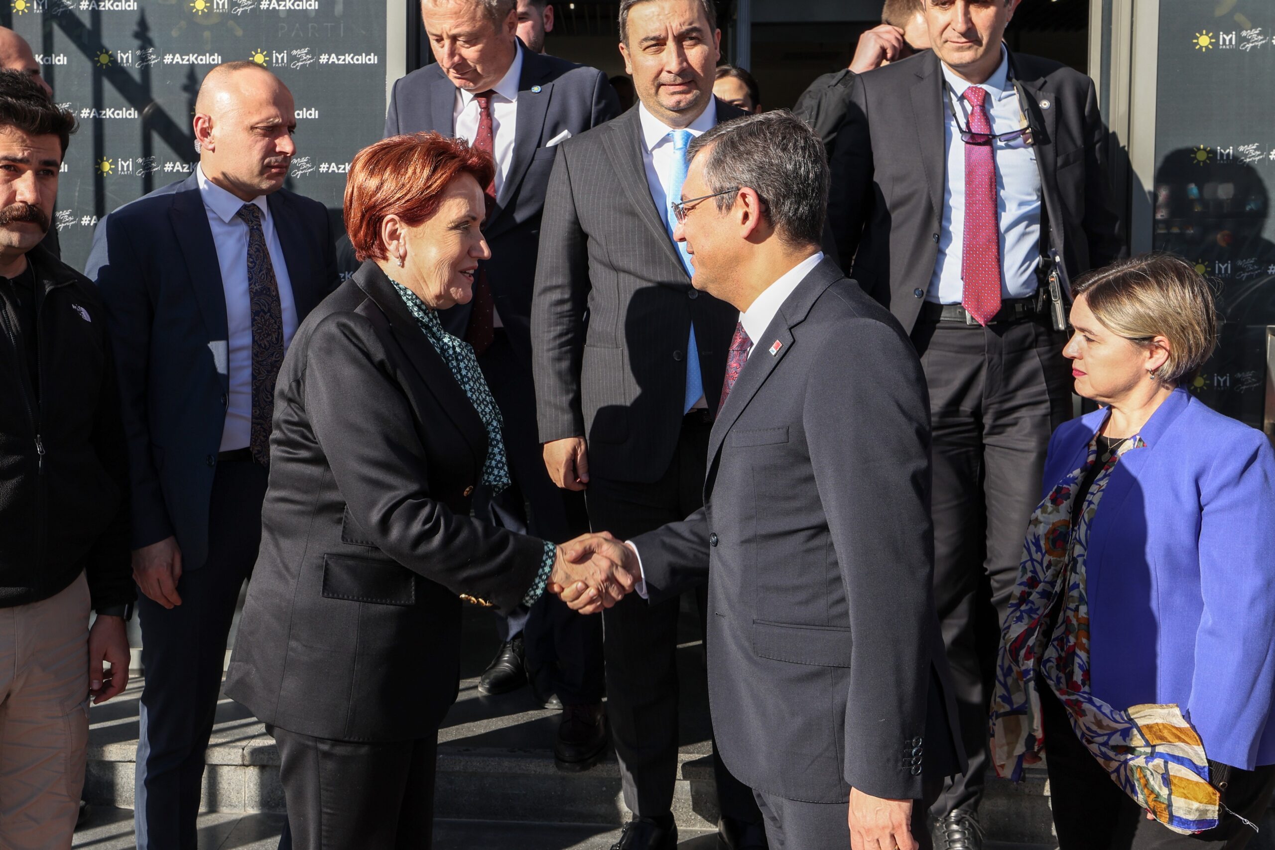 CHP Genel Başkanı Özel’den Akşener’e taziye ziyareti