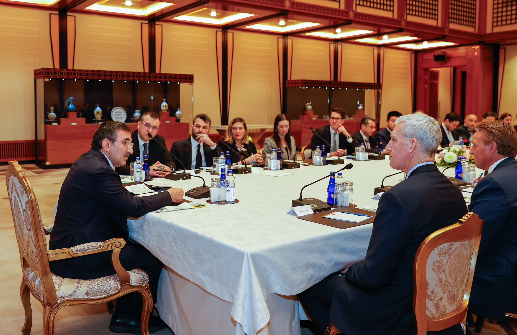 Cevdet Yılmaz'dan iki kritik görüşme