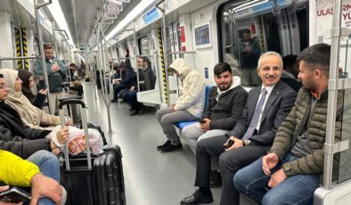 Bakan Uraloğlu, İstanbul Havalimanı’na metroyla gitti