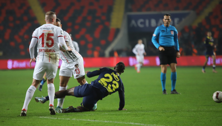 Fenerbahçe Gaziantep maçındaki penaltı tekrarlanmalı mıydı? Spor yazarları ne dedi?