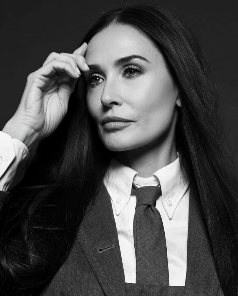 Demi Moore kaç yaşında? Demi Moore yaşına rağmen güzelliği ile gören bir daha baktı