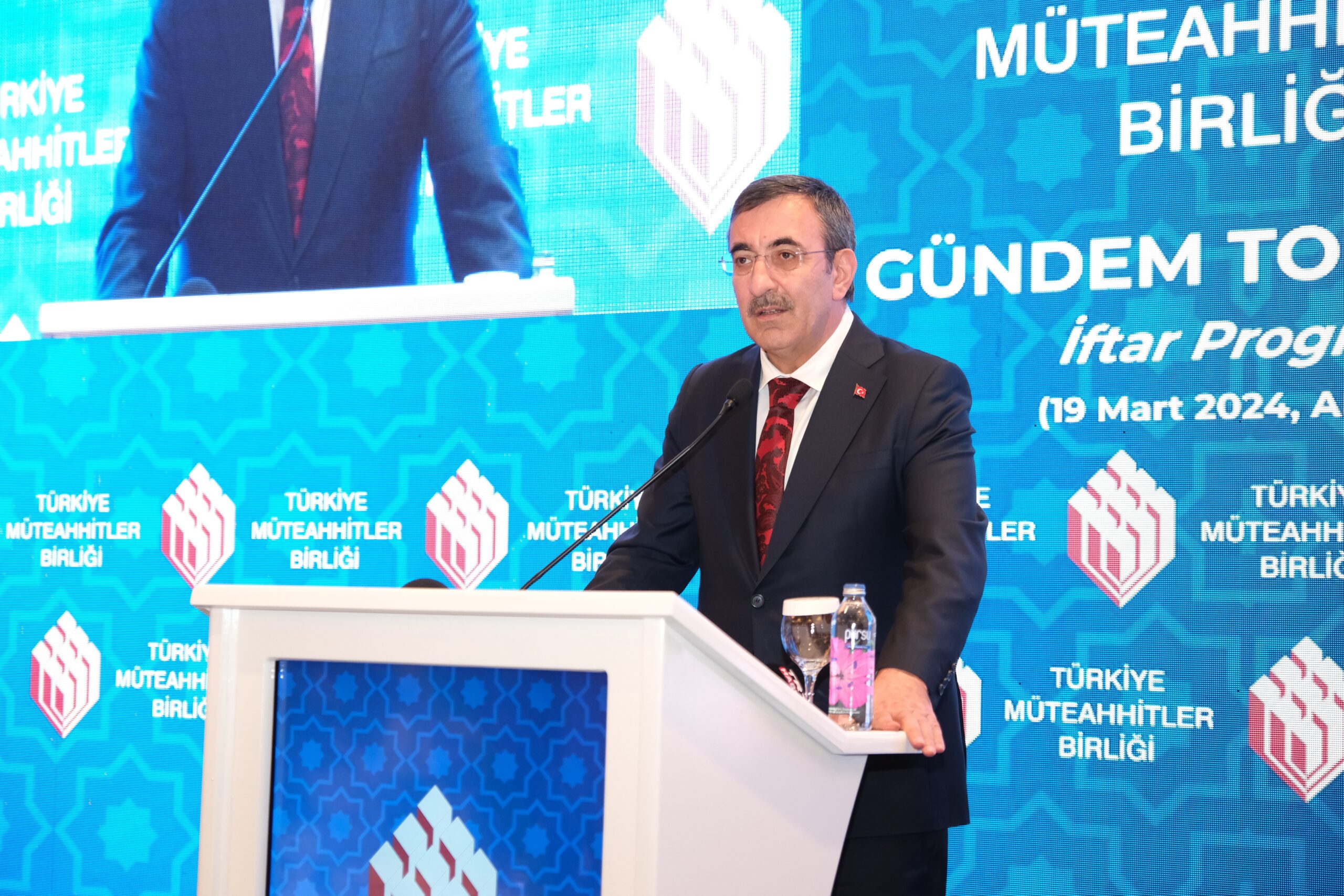 Önümüzdeki yıllarda milyonlarca konutumuzu dönüştüreceğiz