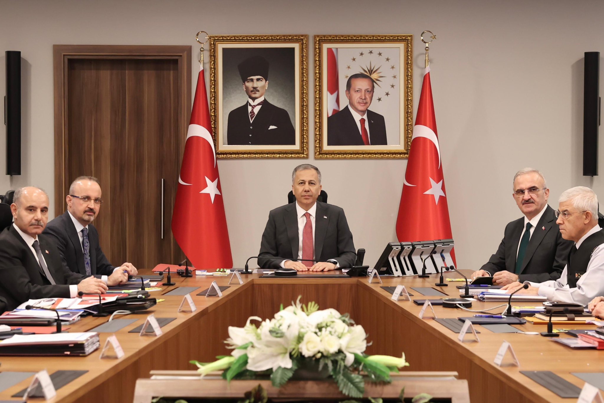 İçişleri Bakanı Yerlikaya başkanlığında “Güvenlik Toplantısı”