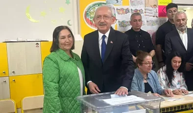 Kemal Kılıçdaroğlu ve Eşi Birlikte Oy Kullandı: Seçim Gününde Sandık Başında