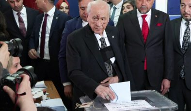 MHP Lideri Devlet Bahçeli, Oyunu Ankara’da Kullandı