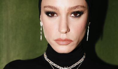 Serenay Sarıkaya bu kez Seul tarzıyla gündem oldu, ortalığı yıktı geçti