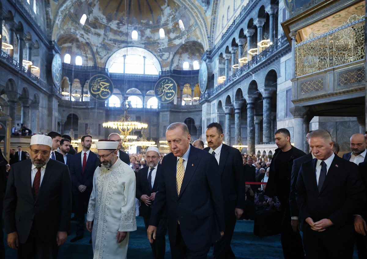 Cumhurbaşkanı Erdoğan’dan, Ayasofya ve Topkapı Ziyareti