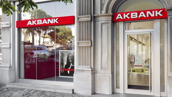 Akbank Müşterileri Dolandırıldı mı, Hesaplarından Para mı Çekildi? 8 Mayıs Akbank’ta Ne Oldu, Neden Para Çekildi?