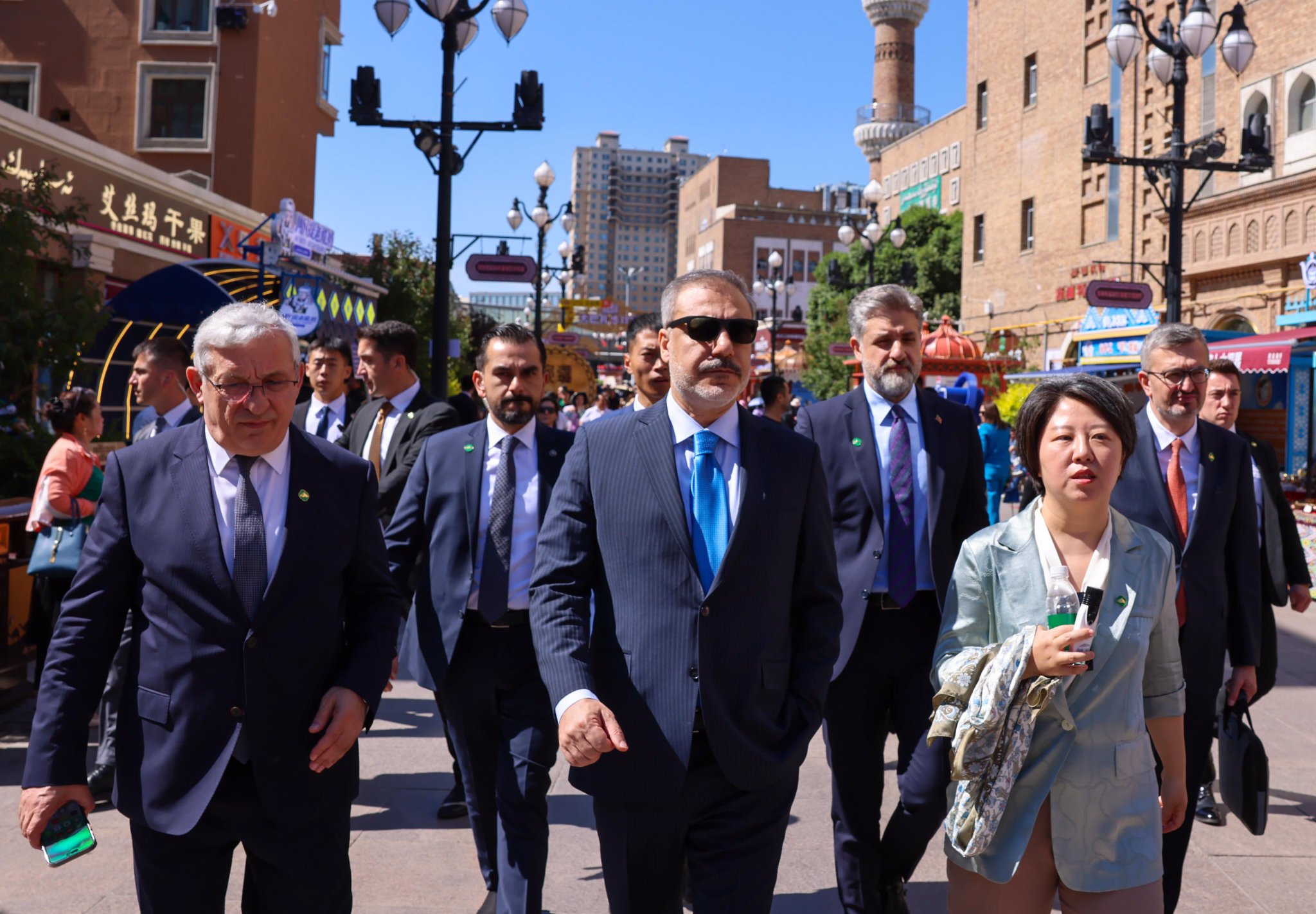 Bakan Fidan, Sincan Uygur Özerk Bölgesi’nde Ziyaretlerde Bulundu