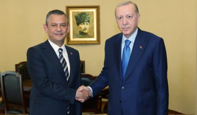 Cumhurbaşkanı Erdoğan CHP’yi Ziyaret Etti