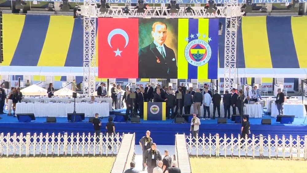 Fenerbahçe’de Tarihi Kongre: Aziz Yıldırım Stadı Terk Etti