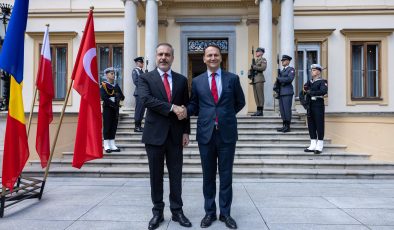 Bakan Fidan Polonyalı mevkidaşı Sikorski İle Görüştü