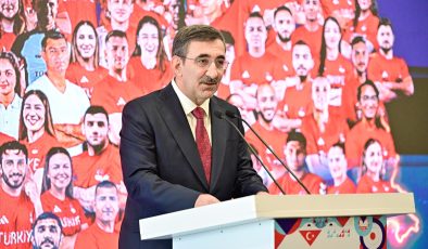 Cevdet Yılmaz, Team Türkiye Kafilesini Uğurladı