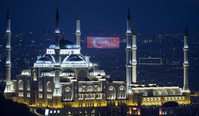 15 Temmuz’un Yıl Dönümünde 90 Bin Camide Sela Okundu