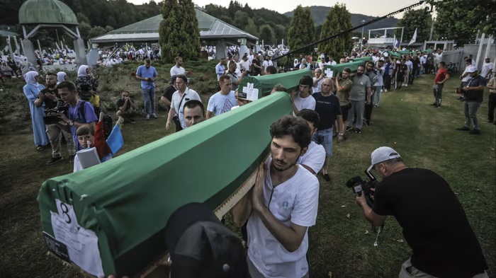 Srebrenitsa’da Soykırımın Yıl Dönümü: 14 Kurban Defnedilecek