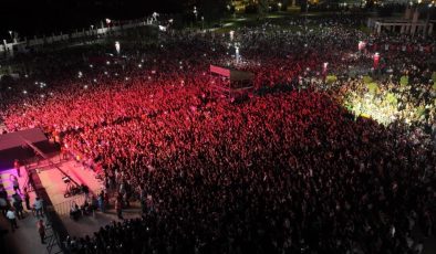 30 Ağustos İstanbul Duman Konseri Nerede, Saat Kaçta? Duman Grubu Biyografisi